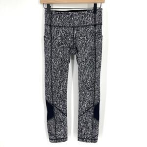 Lululemon Pace Rival Crop 22" Power Luxtreme Suited Jacquard Black White Size 4